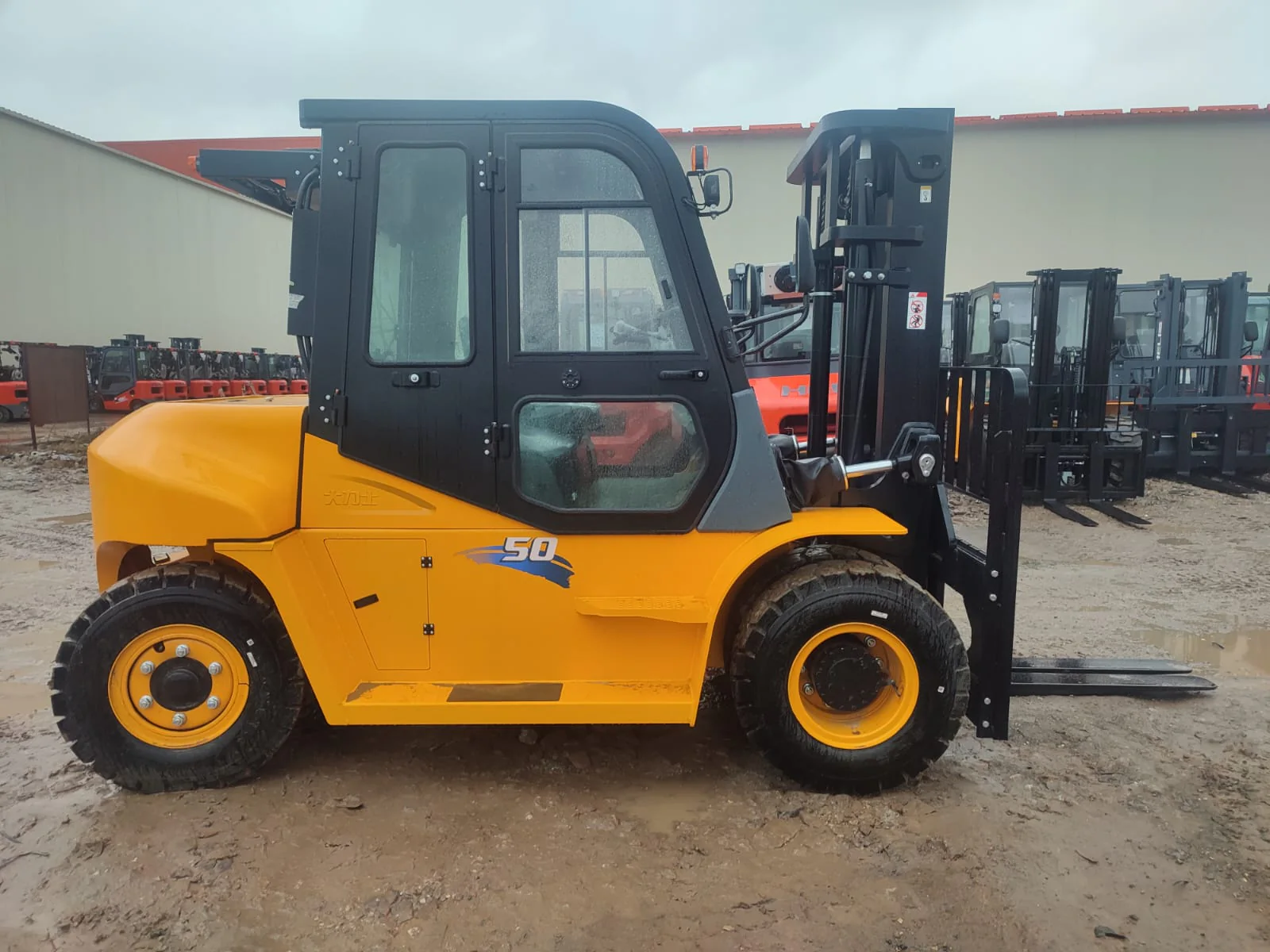 Вилочный погрузчик CHL CPCD50-W2K2 5 т / 4500 / Isuzu / кабина / сайдшифт